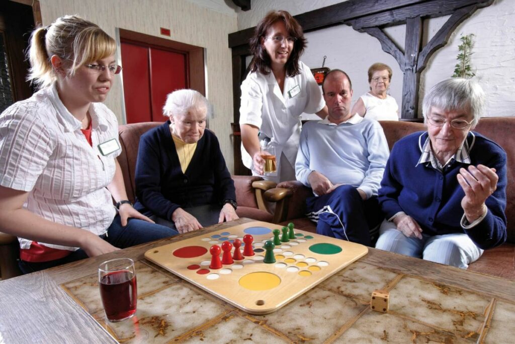 19 Fun & Engaging Indoor Activities for Seniors - The Estates at