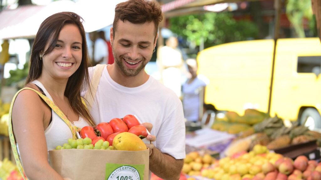 couple at farmers market