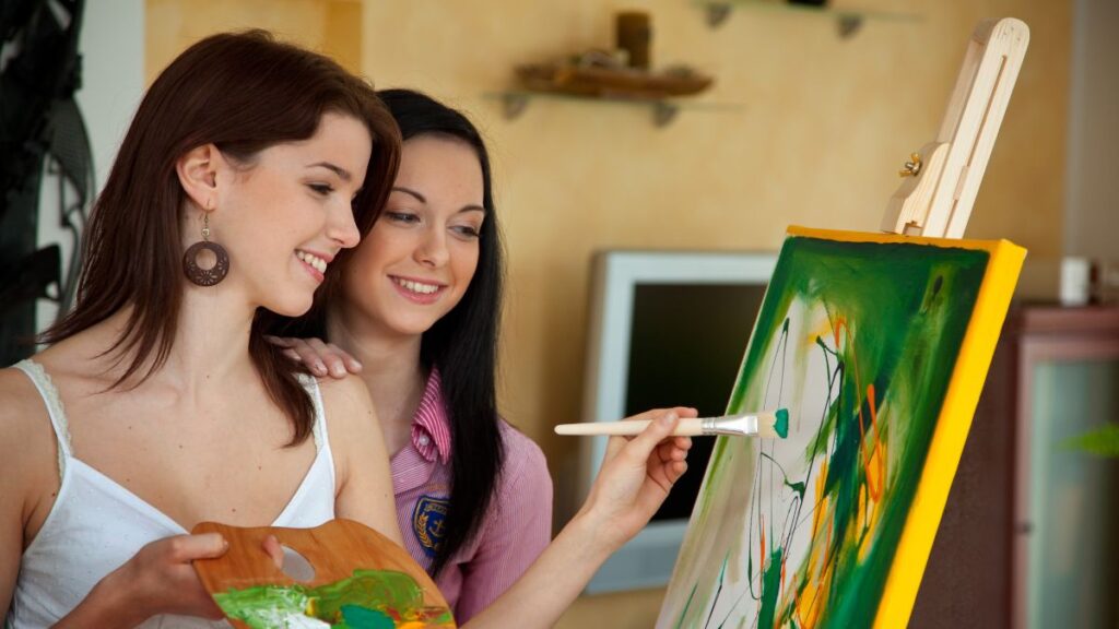 women painting