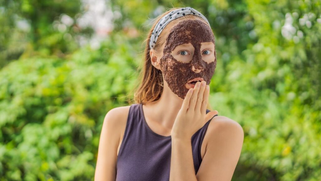 woman with facemask